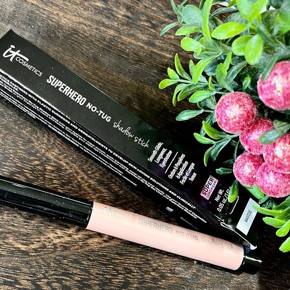it cosmetics Other - IT COSMETICS SUPERHERO no tug SHADOW STICK Super Longwear Silk Armor smooth